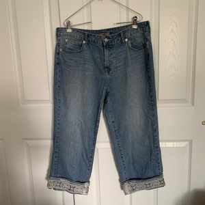 Vintage Capri Length Jean With Lace Detail